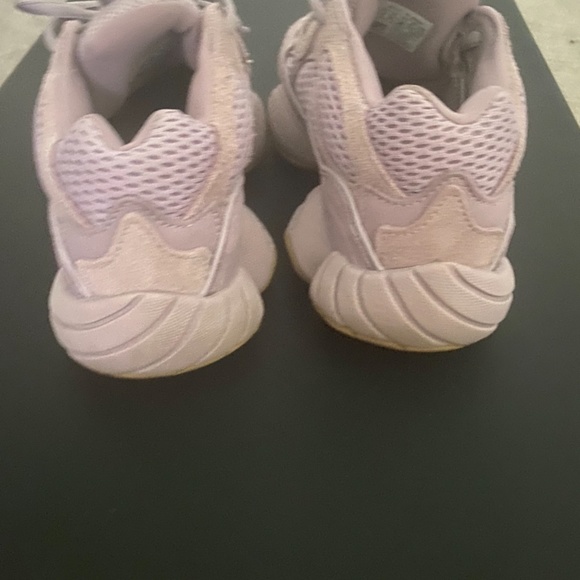 Yeezy size 4 - Picture 3 of 5